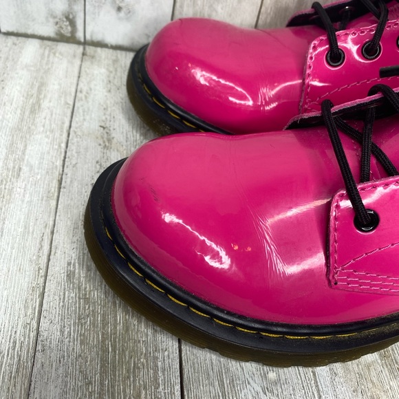 ‼️SOLD‼️Girls Dr. Martens Delaney hot pink boots girls size 2 - Picture 7 of 13